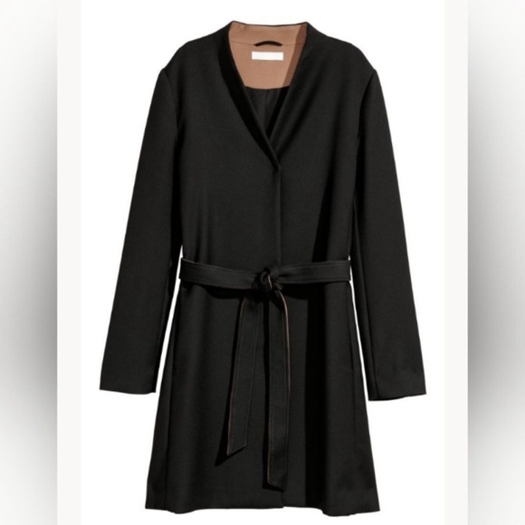 H&M Women’s Black Short Coat, size 8 - Picture 1 of 12